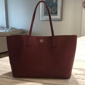 Like new Tory Burch burgundy tote